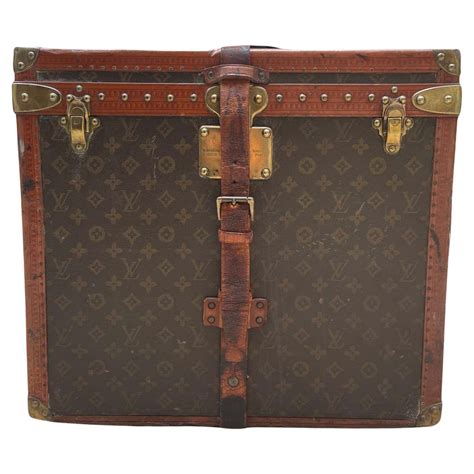 louis vuitton hat trunk.